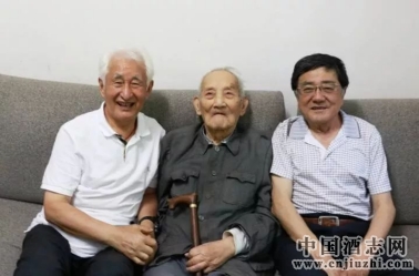 ������ ��ʮ�d ����ӛ���ƽ�̩�����غ����c�W(xu��)���߾�����������